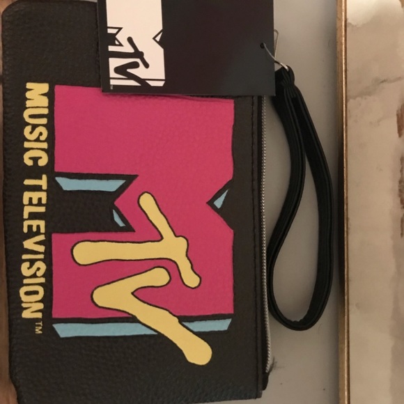 This retro adorable MYV canvas perfect TO GO WITH Any style Wristlet - Picture 2 of 6